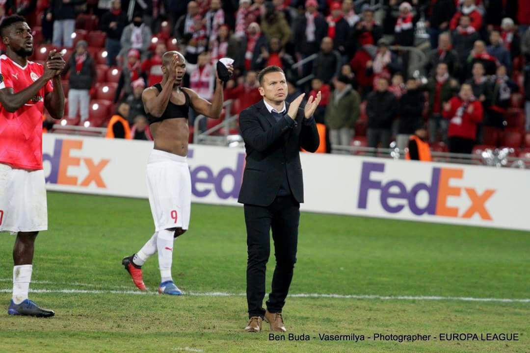 החלטות לא פשוטות למאמן ברק בכר (צילום: בן בודה)